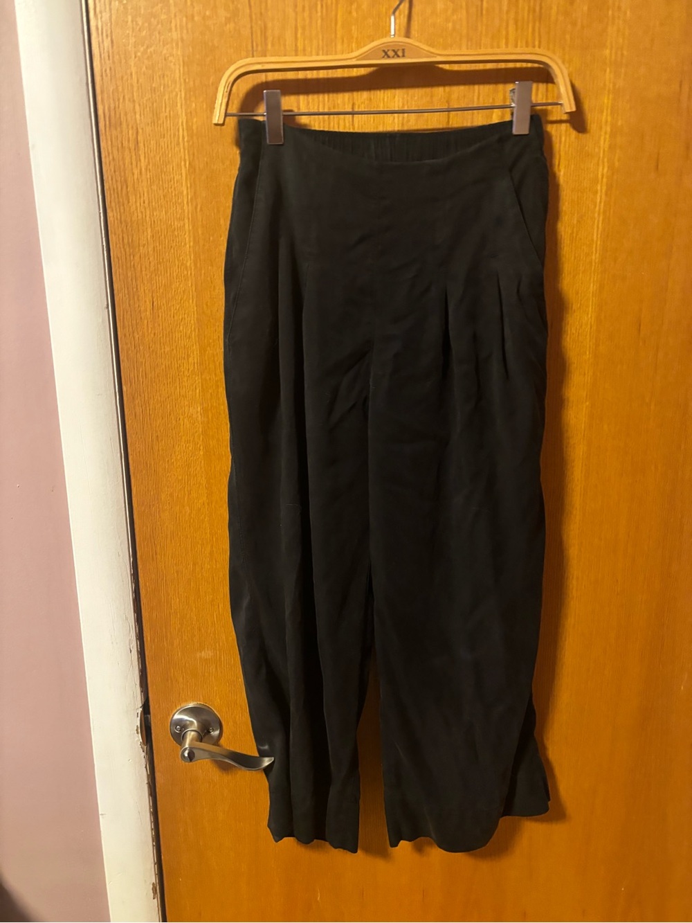 Lululemon Tencel Capris